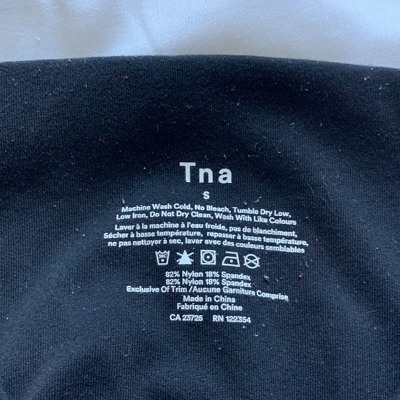 Aritzia TNA black leggings - Picture 3 of 3